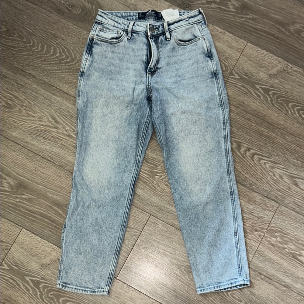 Hollister Blue Ankle Cropped Jeans with Vintage Wash